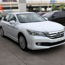 巴城租车公司-雅阁九代